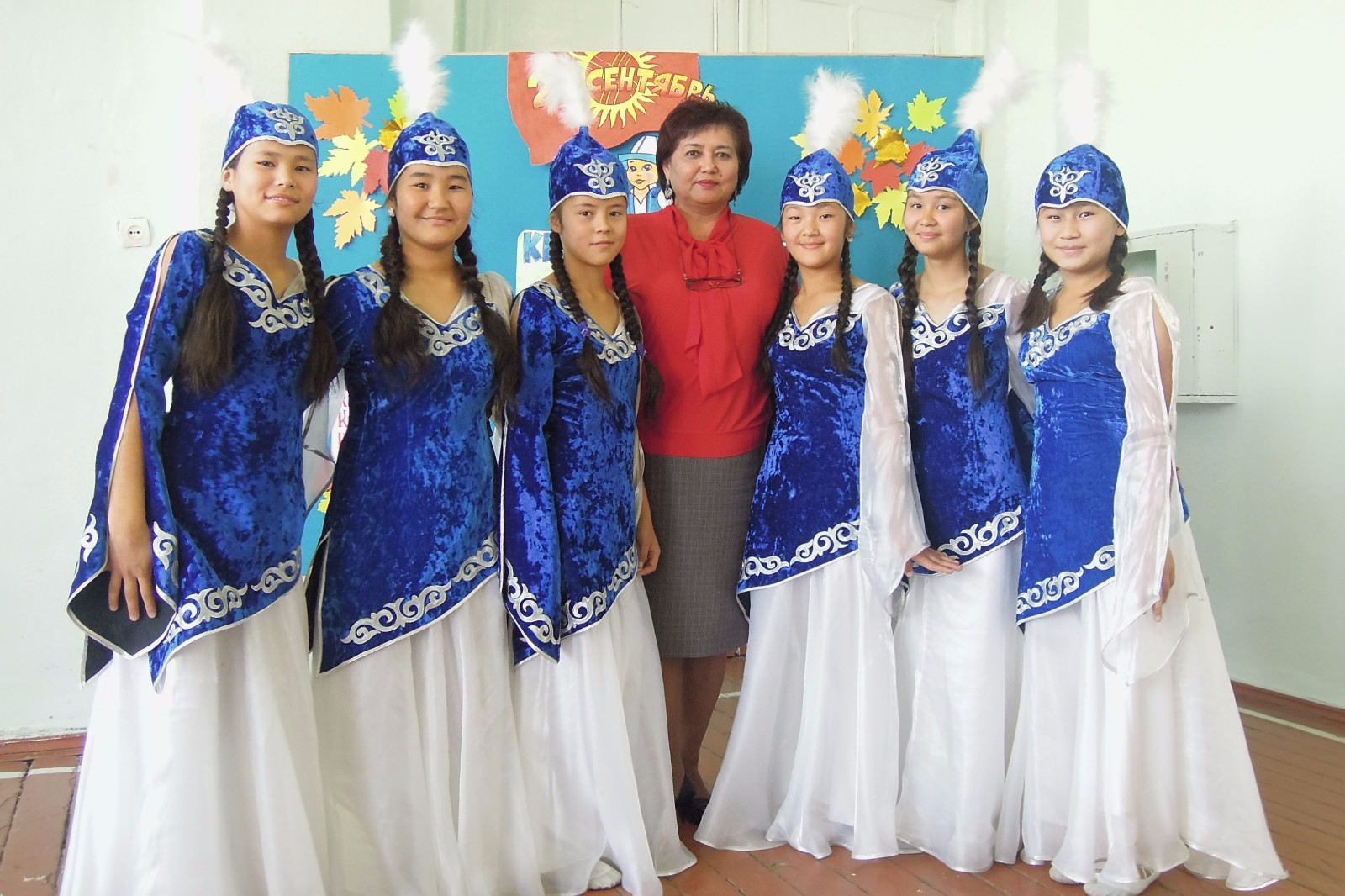 Тысячерукая богиня Гуаньинь научила кыргызских девушек слышать кожей