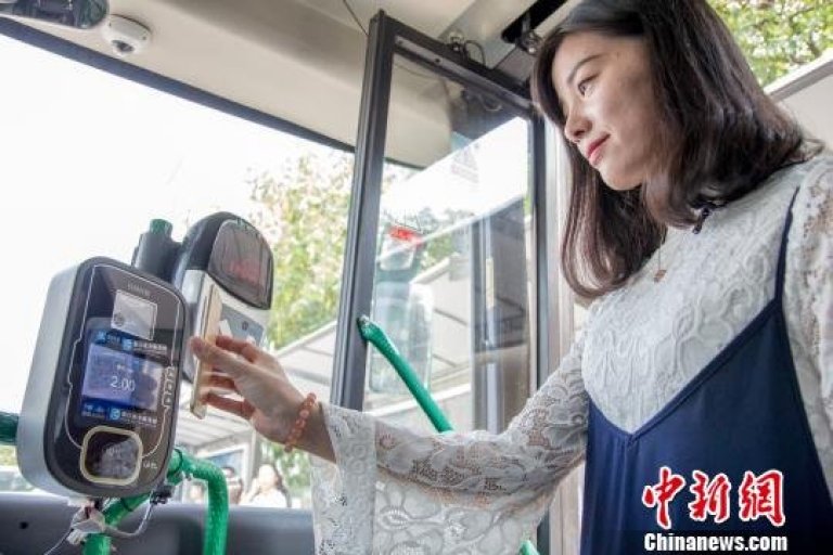 Мобильные платежи станут возможными на всех автобусных маршрутах в Ханчжоу