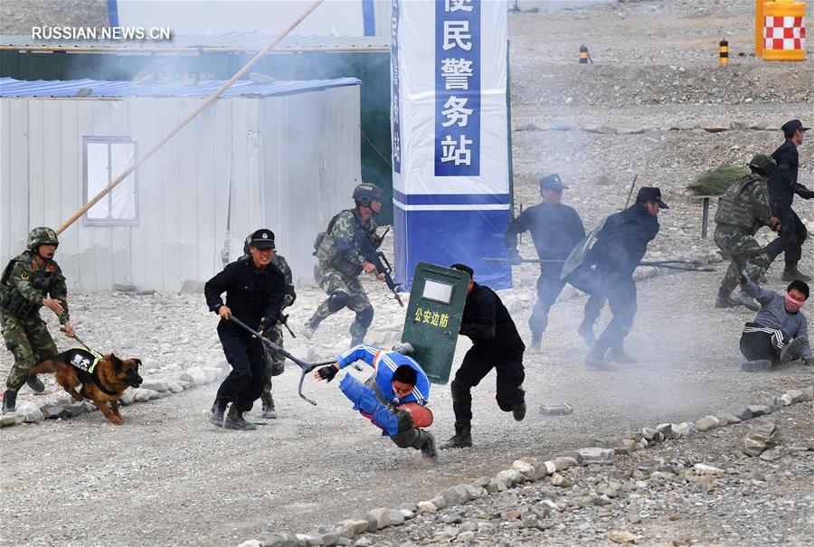 В Синьцзяне прошли совместные антитеррористические учения ШОС 
