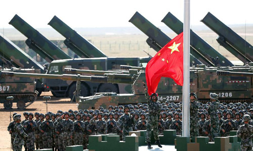 Китай провел военный парад в честь 90-летия НОАК