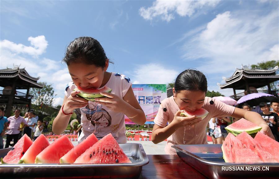 Фестиваль арбузов на юго-западе Китая