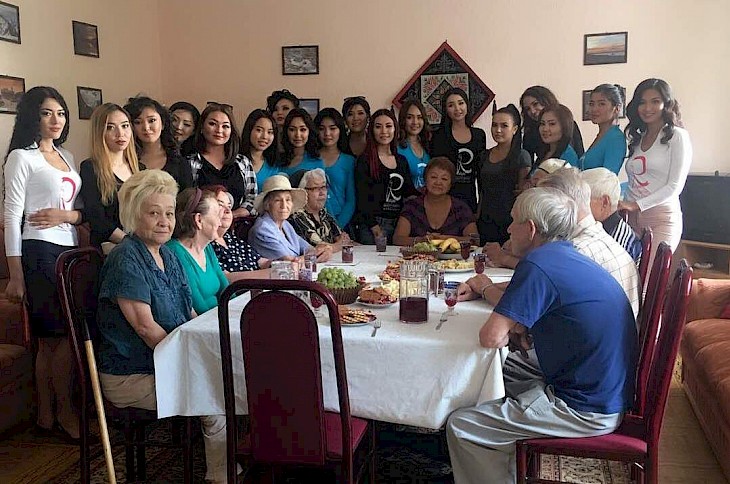 Красавицы Кыргызстана навестили детдом и дом для престарелых