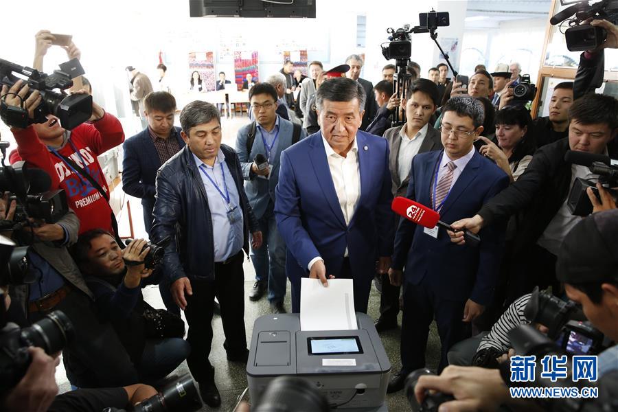 Завершились президентские выборы в Кыргызской Республике, Сооронбай Жээнбеков избран президентом