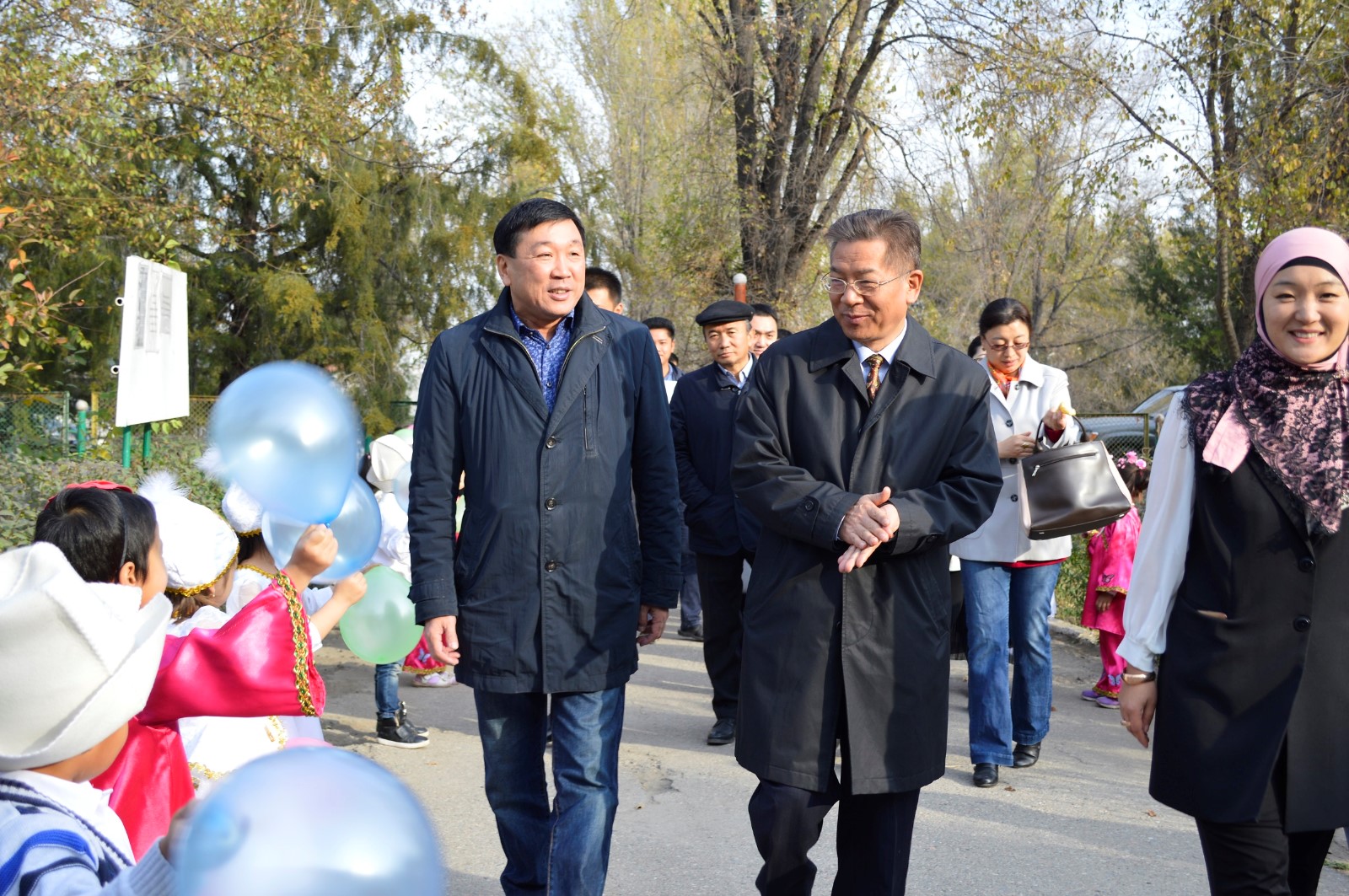 Посольство КНР в КР оказало помощь детям Кыргызстана