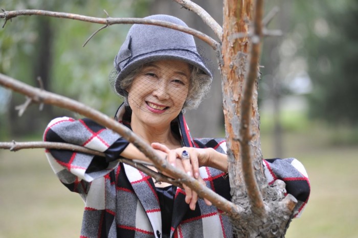 После 70 жизнь только начинается: как пожилая китаянка стала звездой благодаря конкурсу красоты