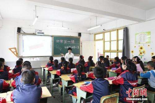 В более чем 80% районов Китая отмечается сбалансированное развитие обязательного начального образования