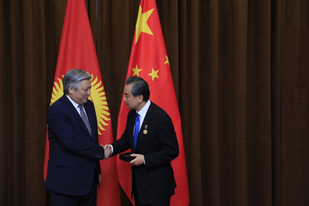 Министры иностранных дел Кыргызстана и Китая обсудили дальнейшую активизацию двухсторонних отношений