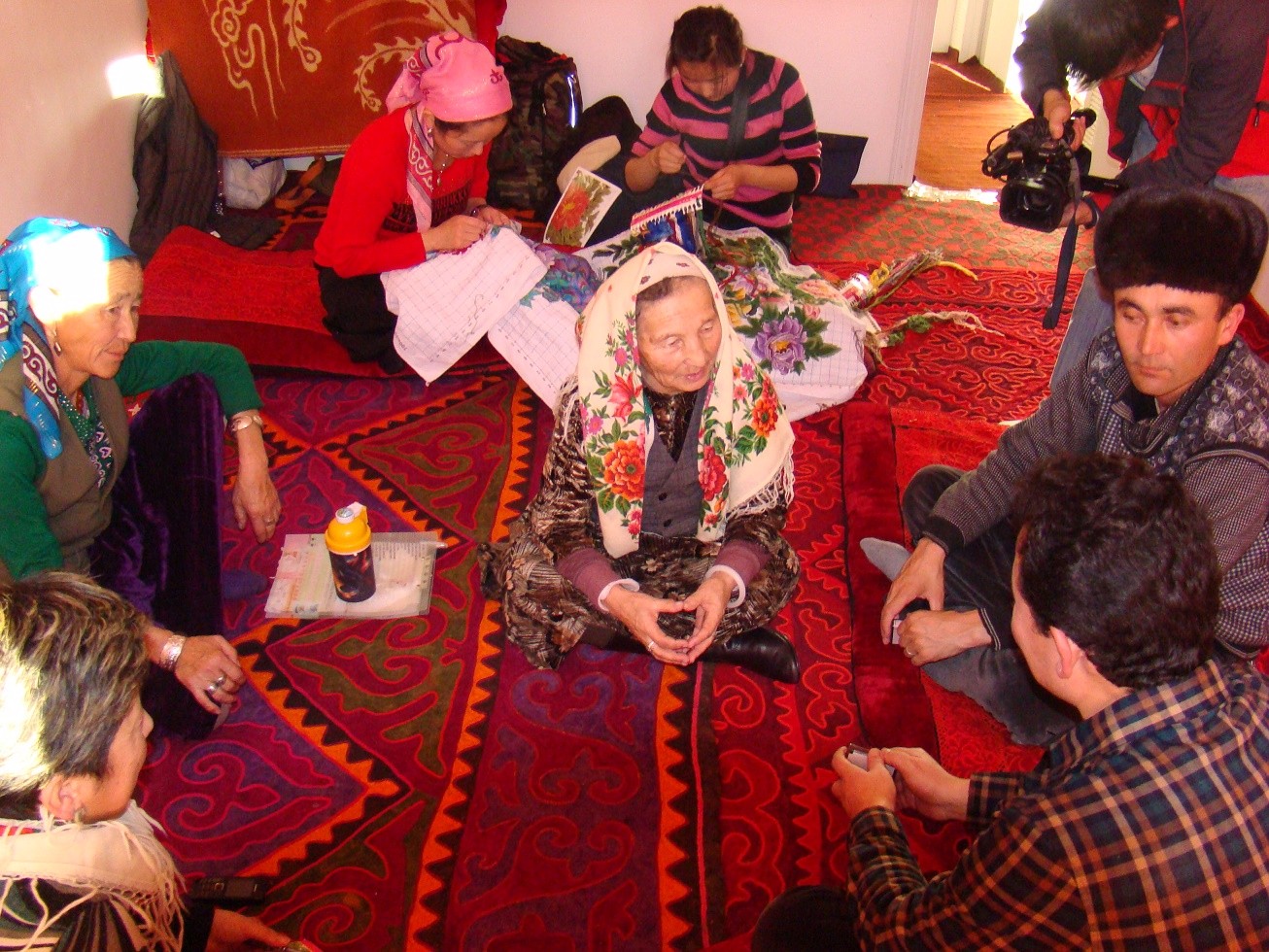 Чолпон Субакожоева: “Кыргыз дөөлөттөрүнө кам көргөн кытай өкмөтүнө ыраазымын”
