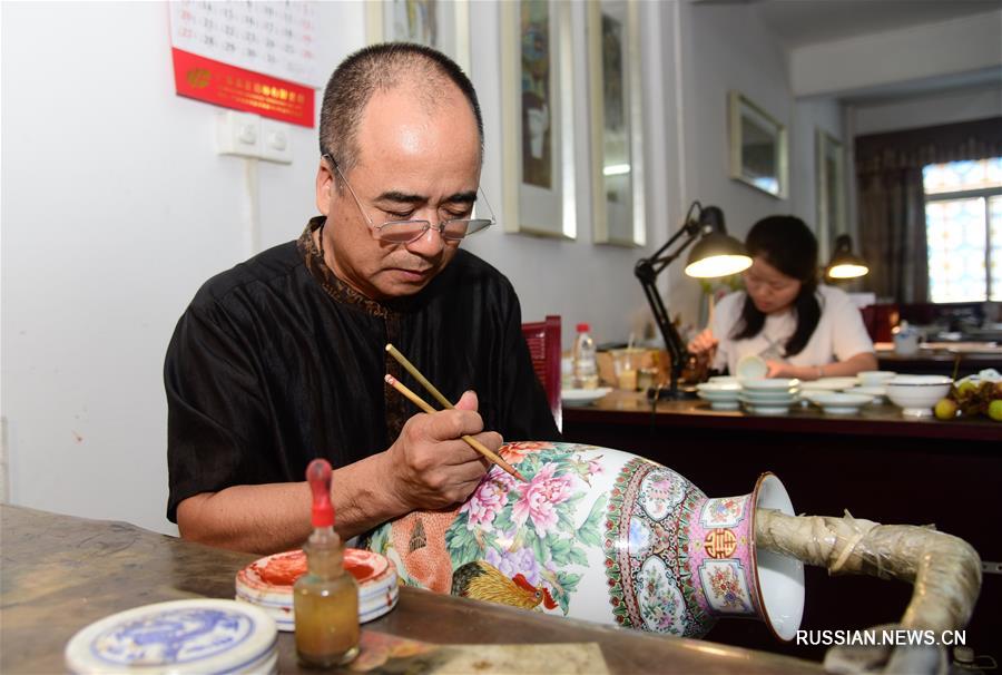 Тань Гуанхуэй - мастер гуанчжоуского расписного фарфора 