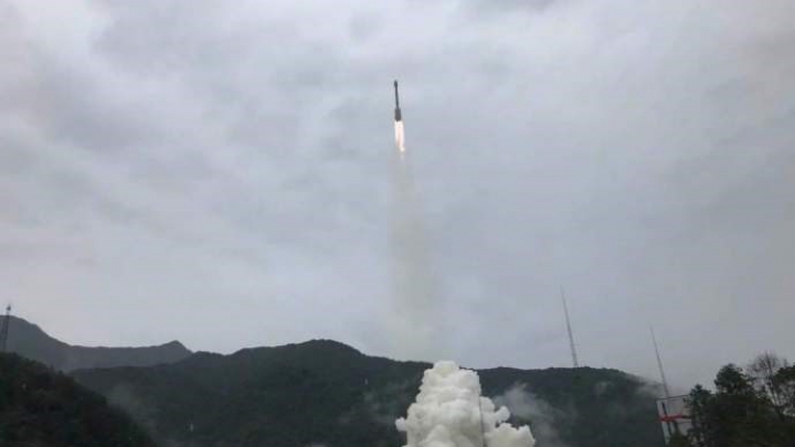 Китай успешно запустил два навигационных спутника 