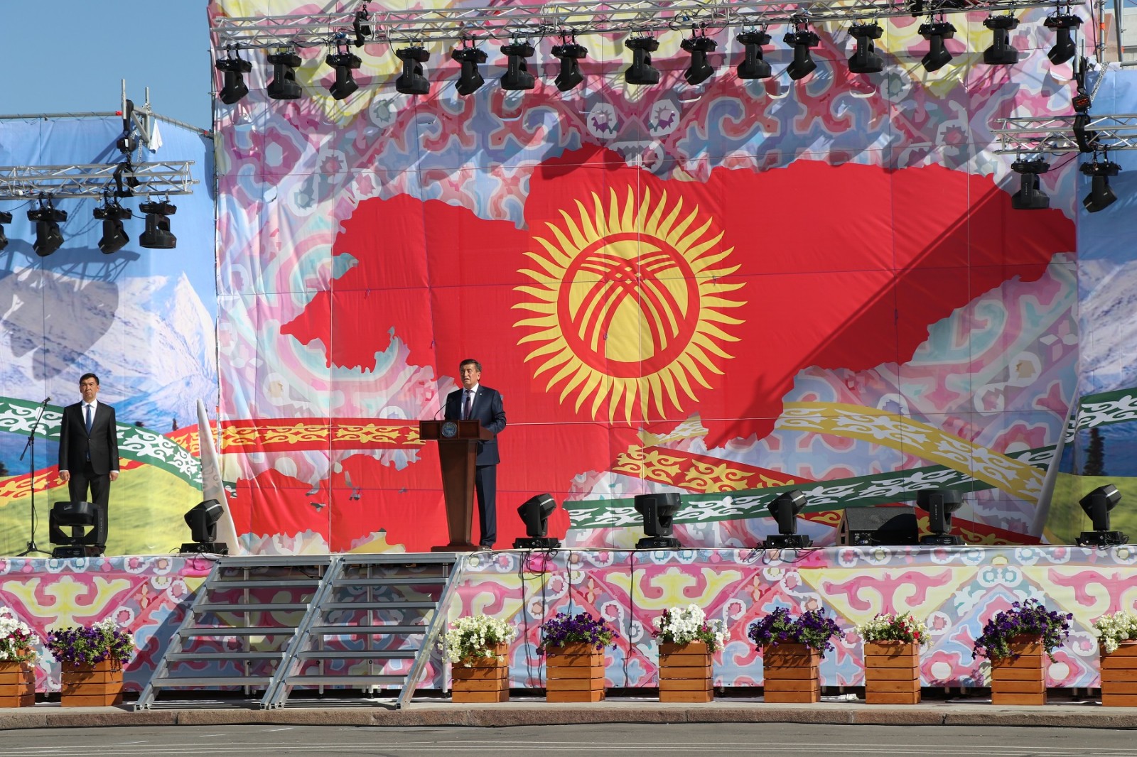 Кыргызстан торжественно отметил День независимости