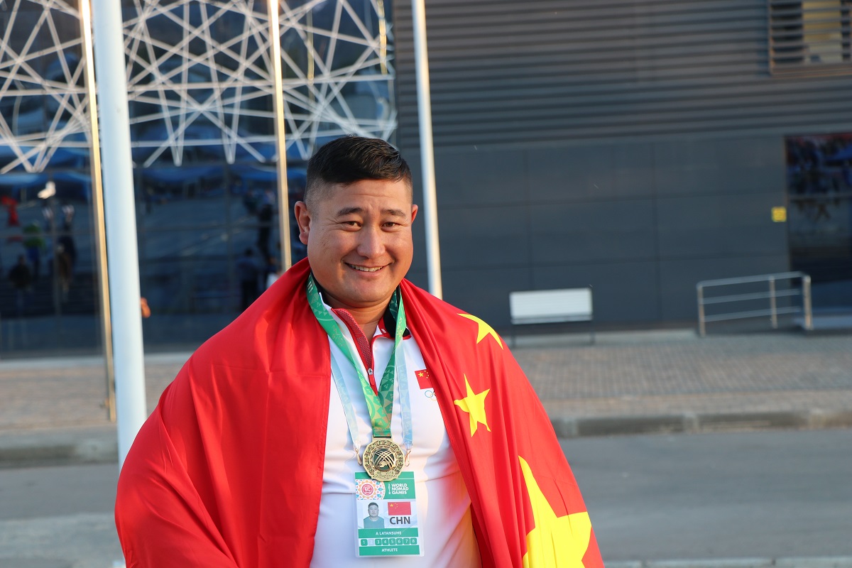 Китайский спортсмен завоевал третье место по Мас-рестлингу