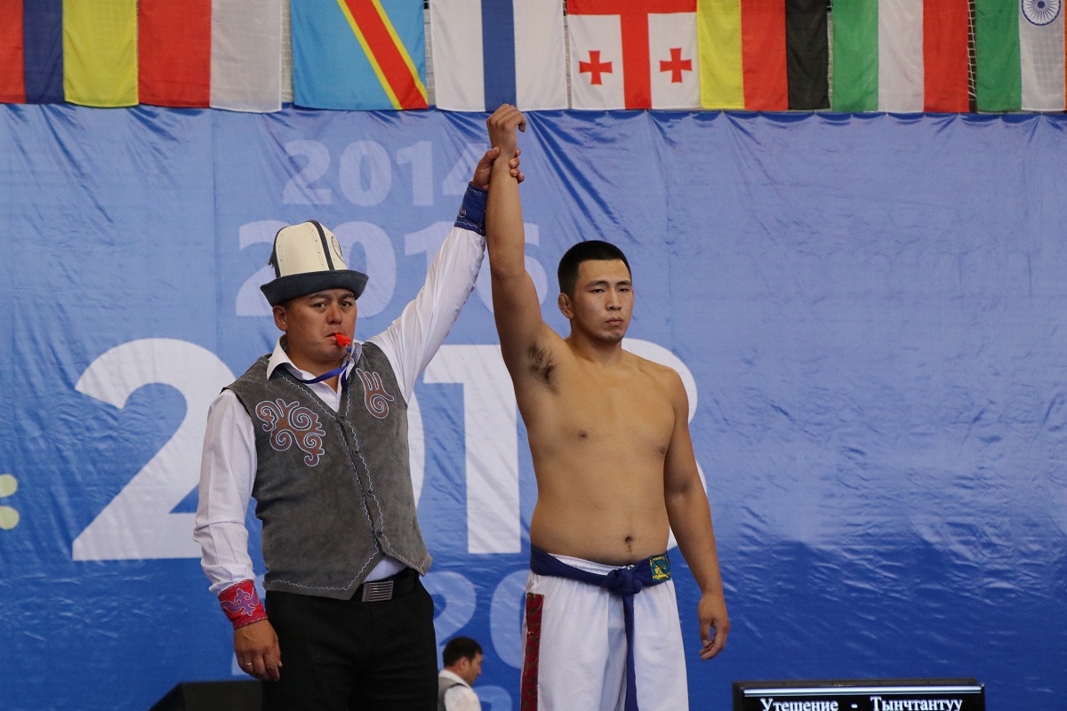 Два китайских спортсмена завоевали медали на Всемирных играх кочевников
