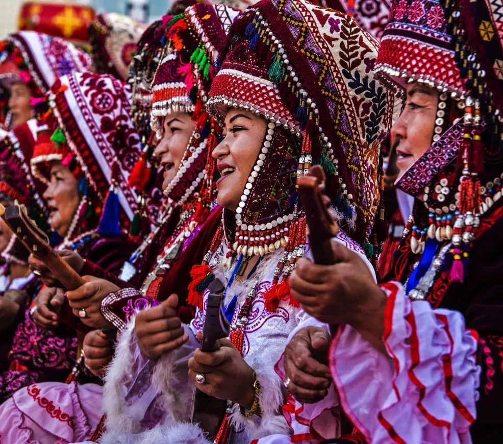 Красный цвет как символ открытости кыргызов