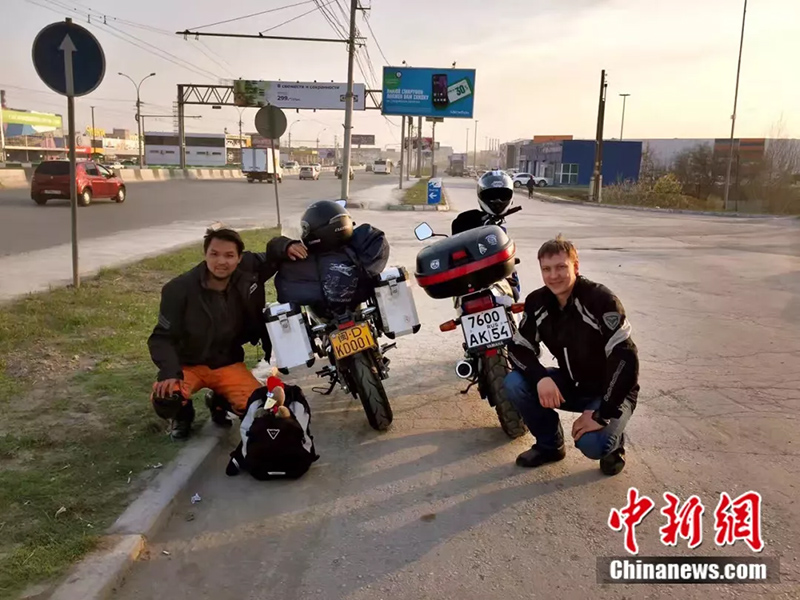 Приключения китайского мотоциклиста в России