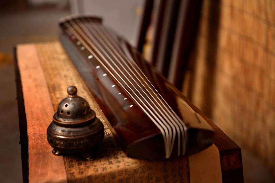 Древнейший китайский музыкальный инструмент гуцинь