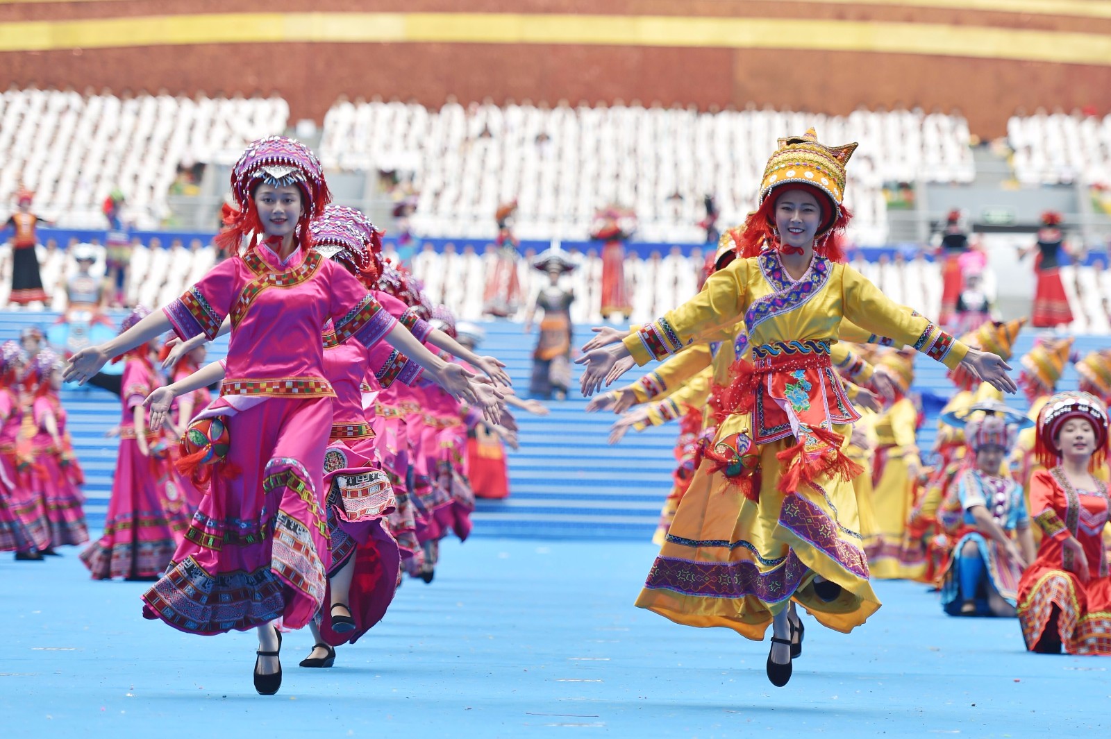 Все народности Гуанси торжественно отмечают 60-летие образования автономного района