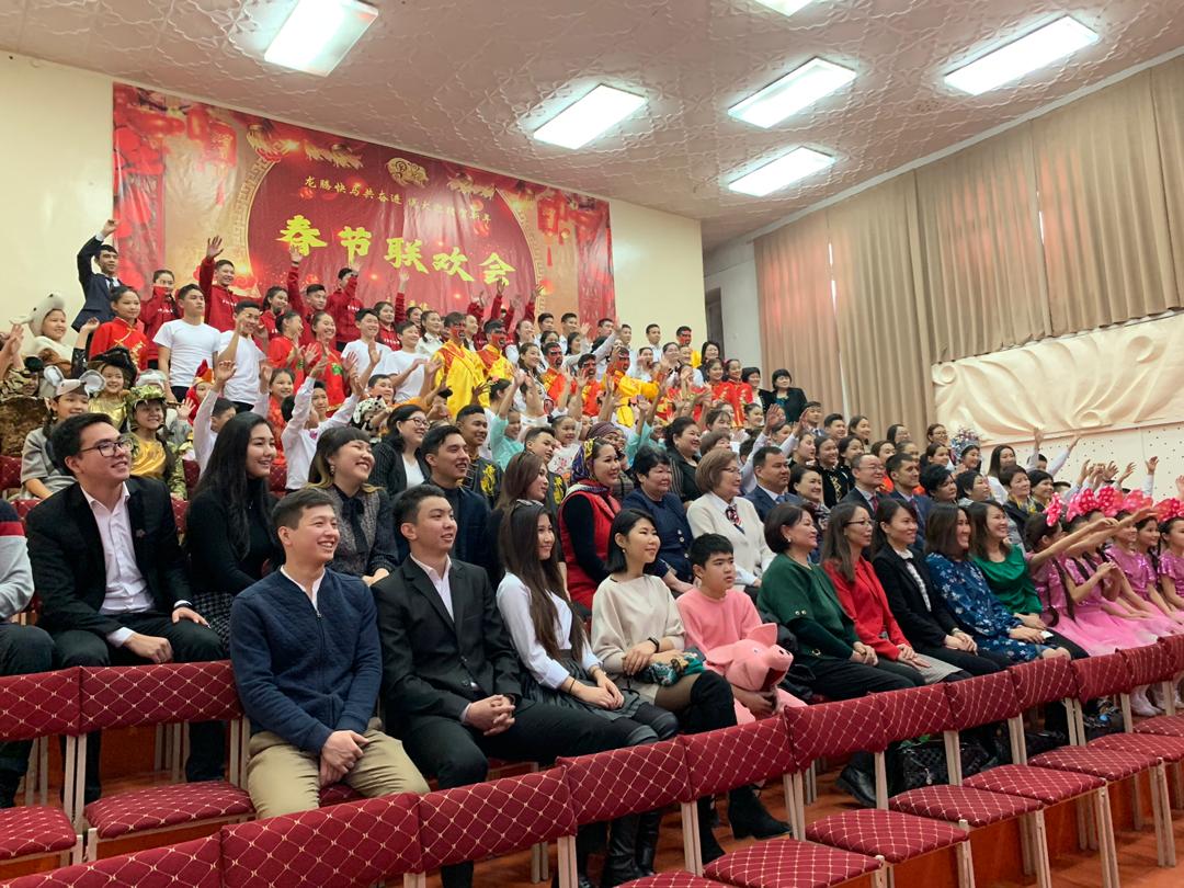 Ученики ШГ №69 отметили Китайский Новый год