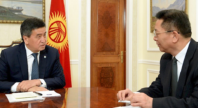 Президент Жээнбеков принял посла Китая Сяо Цинхуа по случаю завершения его дипмиссии в КР