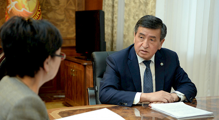 Жээнбеков обсудил с министром Кудайбердиевой проблемы повышения качества образования в стране