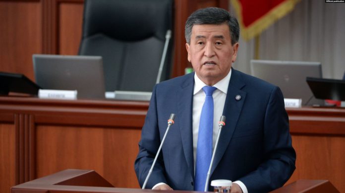 Президент Сооронбай Жээнбеков выступил перед депутатами парламента