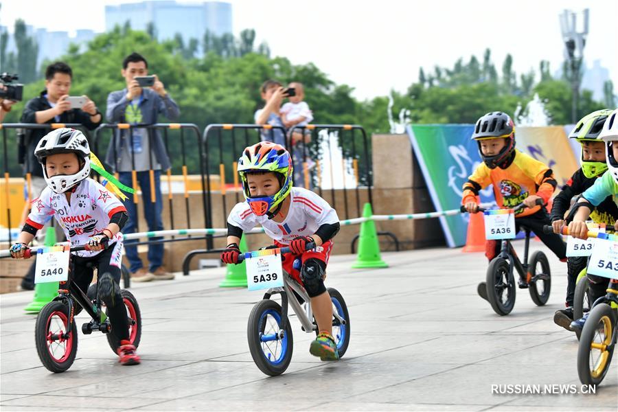 Здоровье нации -- Гонка на детских велосипедах в Тайюане