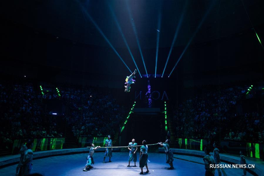Акробатическая труппа из КНР принимает участие в международном фестивале циркового искусства в Киеве