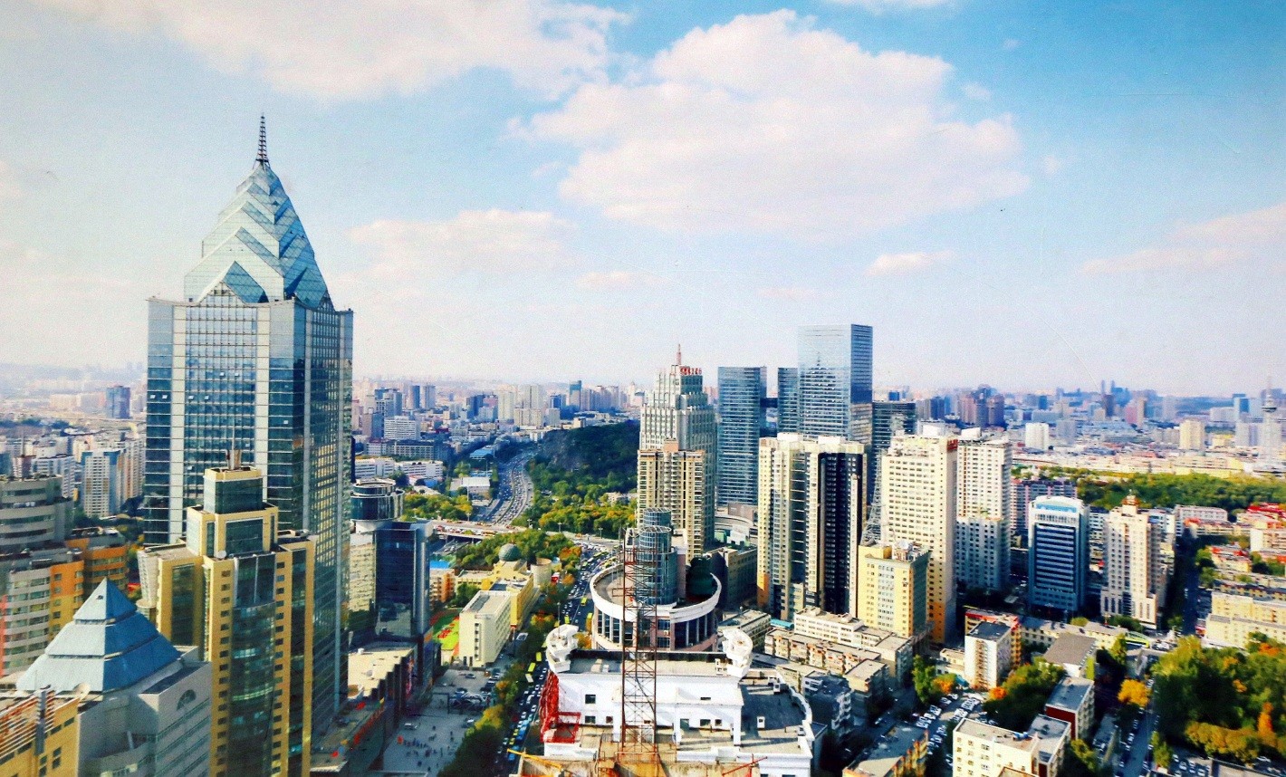 Два взгляда на Синьцзян: одна эпоха - один город