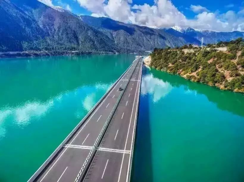 Единственная бесплатная автомагистраль в Китае