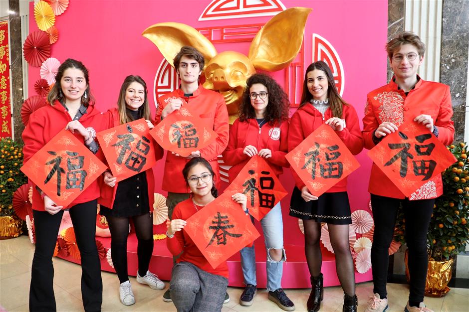 В 2018 году 60 тыс. иностранных студентов получили стипендию правительства КНР