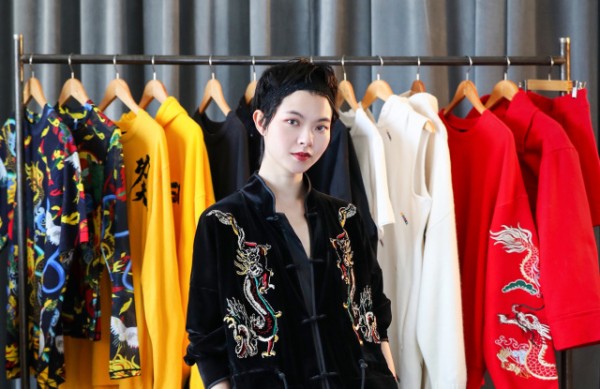 «Бамбук, дракон, журавль»: H&M впервые сотрудничает с китайским дизайнером
