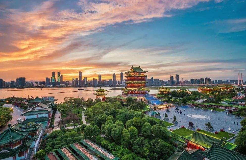 Китай назвал самые счастливые и самые богатые города – списки не совпали