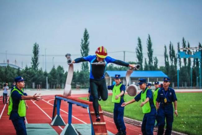 12 пожарных из Китая примут участие в Чемпионате мира по пожарно-спасательному спорту