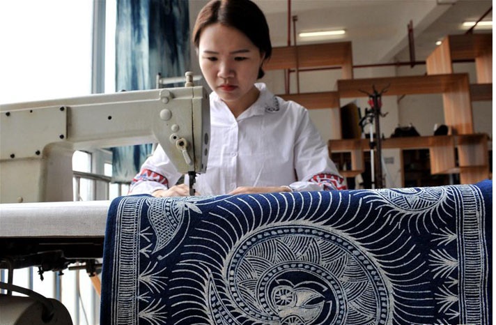 Традиционное ремесло помогает китаянке открыть свой бизнес