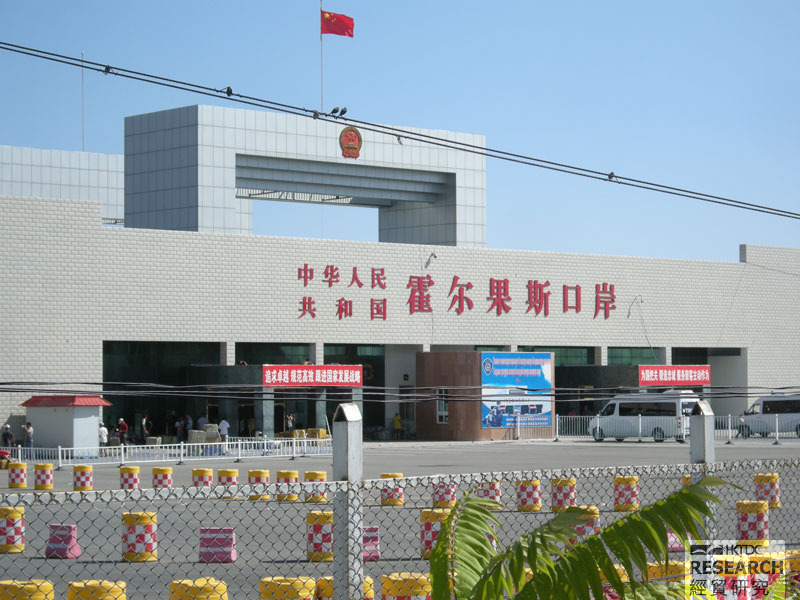 Государственные ворота свидетельствуют о великих переменах в истории Синьцзяна