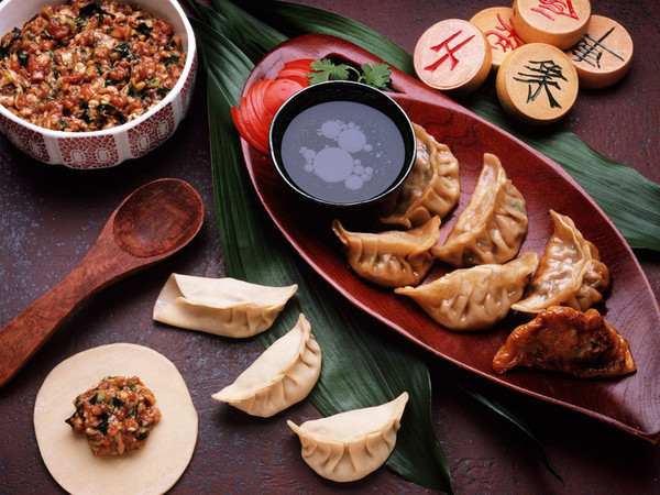 История китайской кухни насчитывает от трех до пяти тысяч лет.