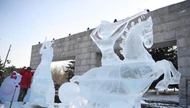 4-я Китайская международная выставка ледовых и снежных скульптур открылась в Чанчуне