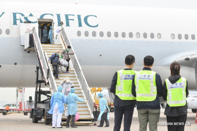 Сянган отправит третий чартерный рейс для эвакуации своих жителей с пораженного коронавирусом круизного лайнера в Японии