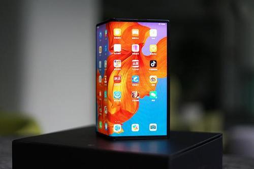 Huawei представила новый 5G-смартфон с гибким экраном