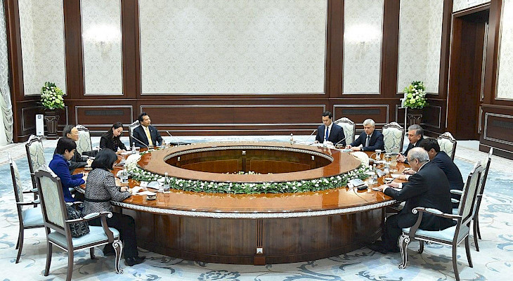 Мирзиёев и Ян Цзечи обсудили актуальные вопросы узбекско-китайского многопланового партнёрства
