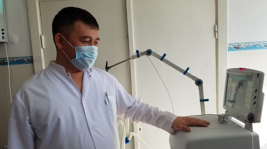 Аппарат ИВЛ передал Республиканской инфекционной больнице фонд «Сорос-Кыргызстан»