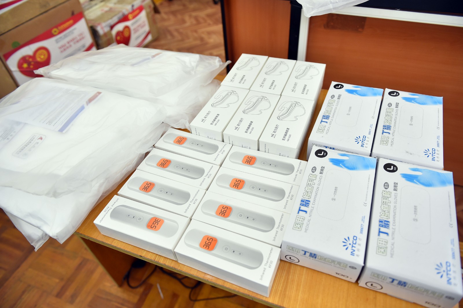 Министерство здравоохранения получило очередную партию гуманитарного груза от ОсОО «Алтынкен»