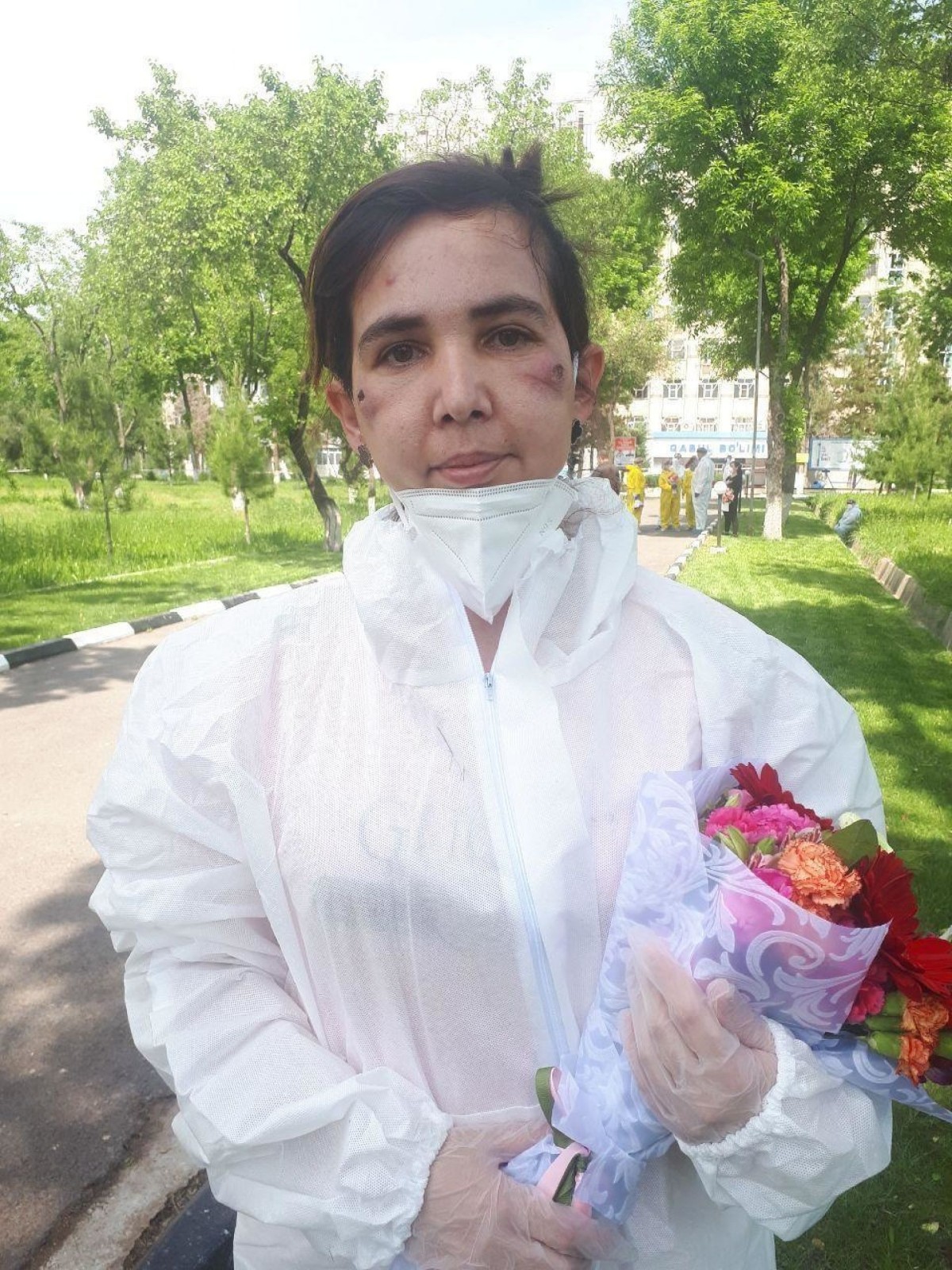 【наши соседи】 Минздрав Узбекистана опубликовал фото медсестры, работавшей с больными коронавирусом