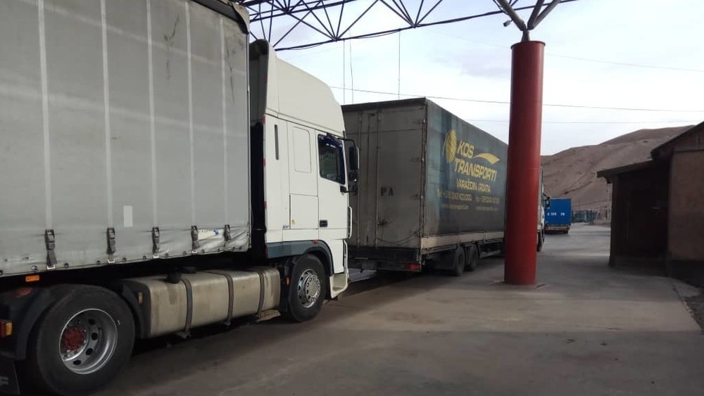 КПП “Иркештам” пересекли в течение месяца более 70 грузовых автомашин