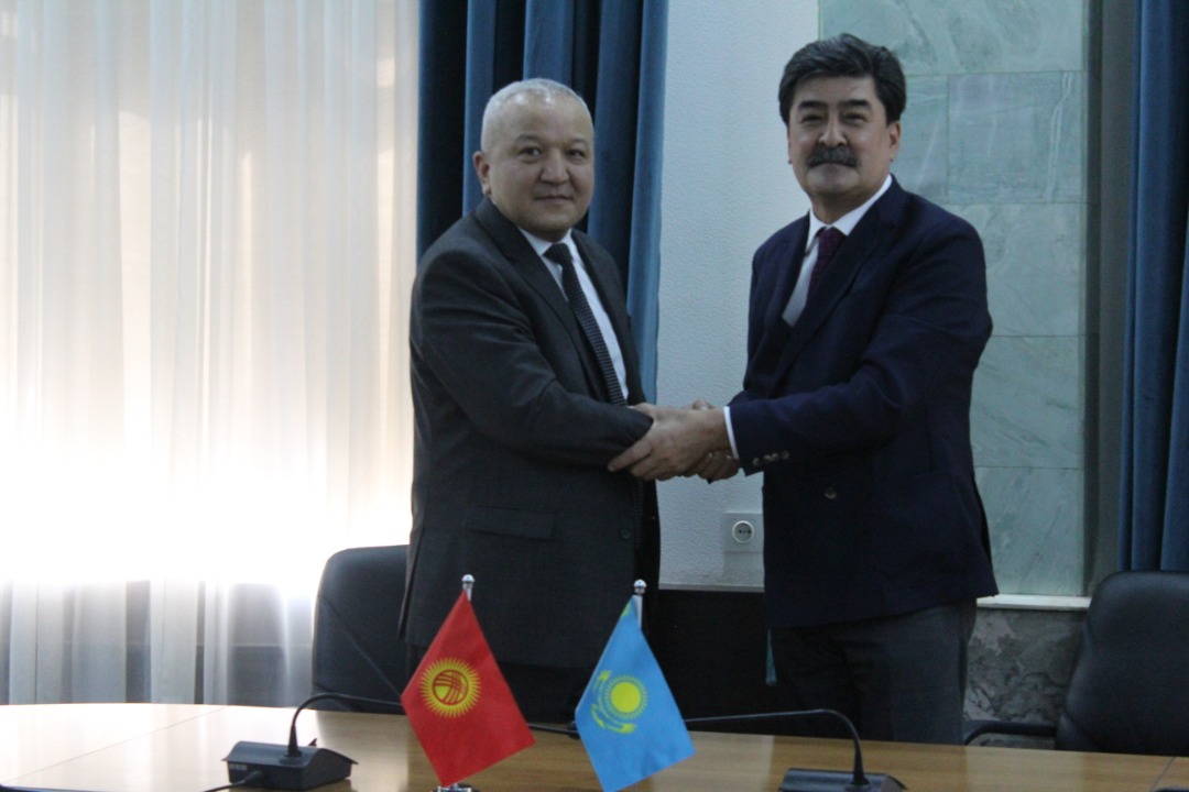 Кыргызстан и Казахстан подписали протоколы о товарообмене электроэнергией и водой на 2020 год