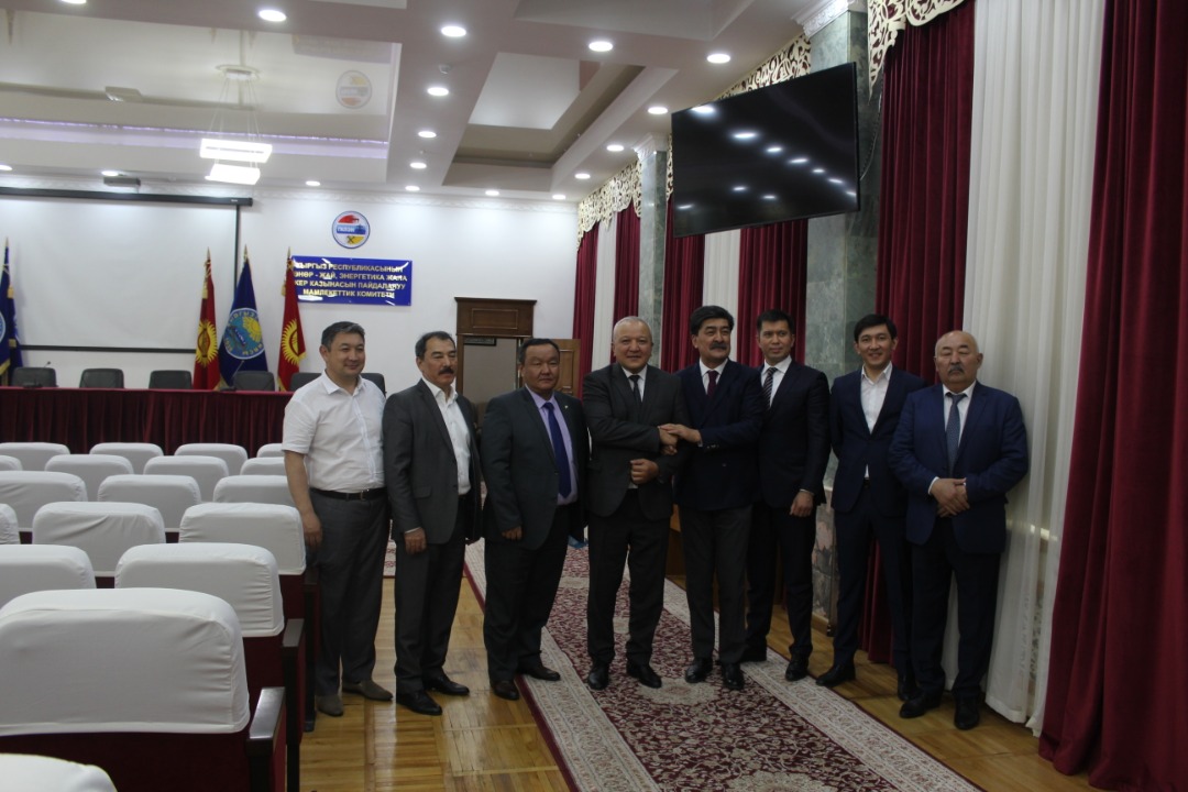 Кыргызстан и Казахстан подписали протоколы о товарообмене электроэнергией и водой на 2020 год