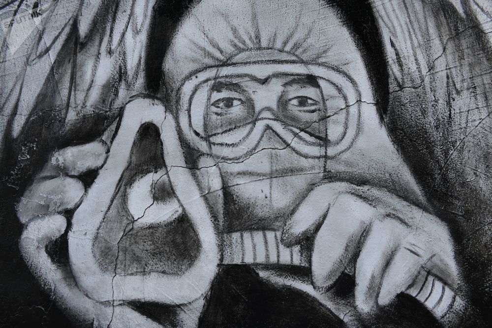 【наши соседи】Ночной художник в Ташкенте: загадочные граффити на Чиланзаре — фотолента