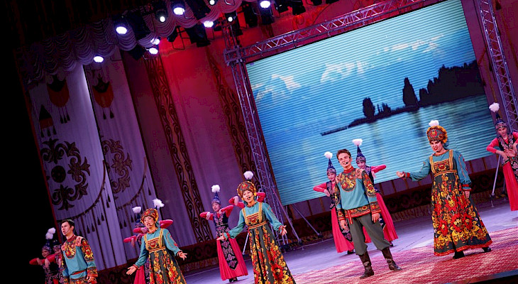 В Бишкеке День России отметили праздничным концертом