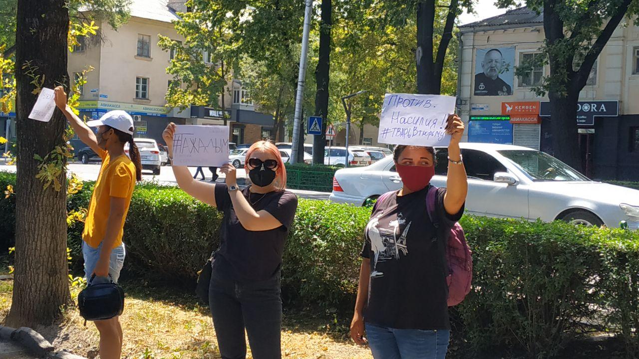 В Бишкеке прошел мирный митинг против насилия