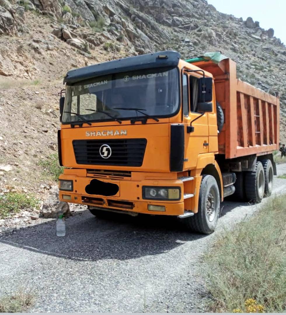 Уже и цемент. На кыргызско-узбекской границе пограничники пресекли незаконный провоз цемента